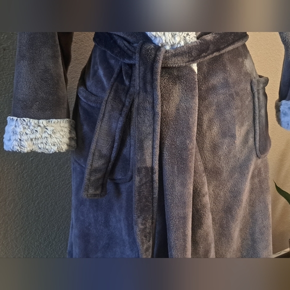 Plush women's robe - Picture 3 of 5